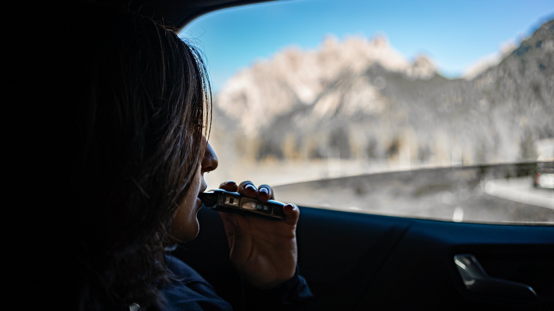 elfbar elfa master akku A brief guide about vaping while driving main image 1